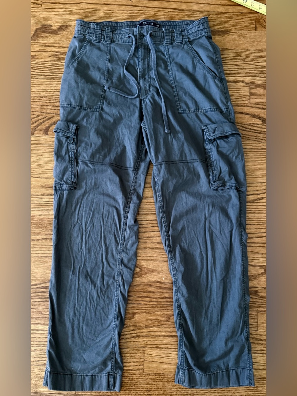 Hollister Women's Gray High Rise Cargo Pants 12 Regular 29 Inseam Pockets